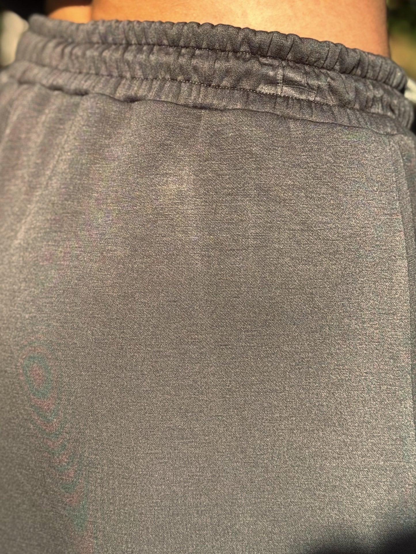 “PANTALONE TUTA” Have one