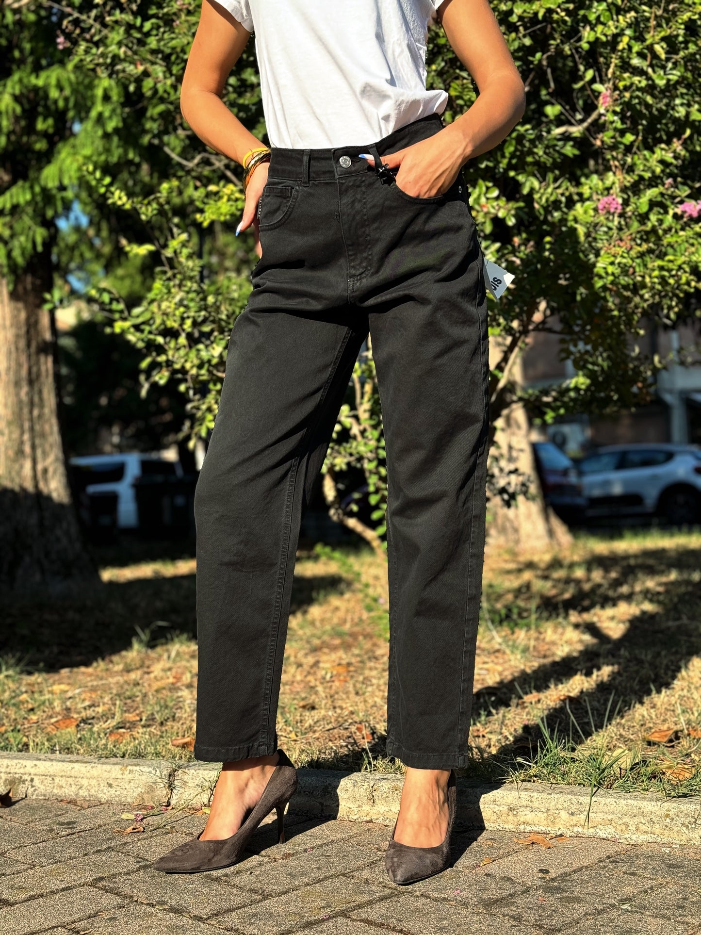 “JEANS MODELLO LOUIS” have one