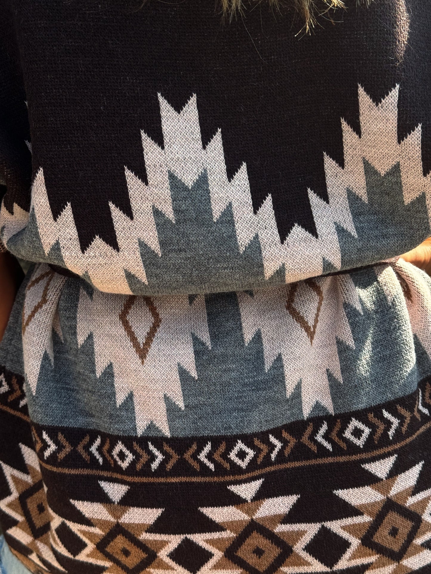“CARDIGAN JACQUARD” kontatto