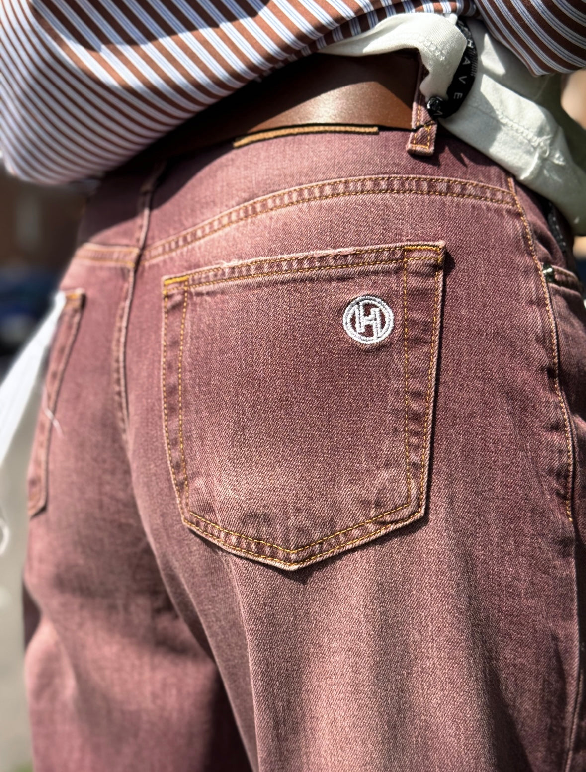 “JEANS MODELLO MANDY DENIM BORDEAUX” have one