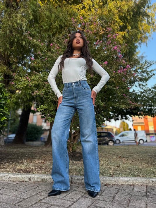 “JEANS MODELLO LONDON CHIARO” Have one