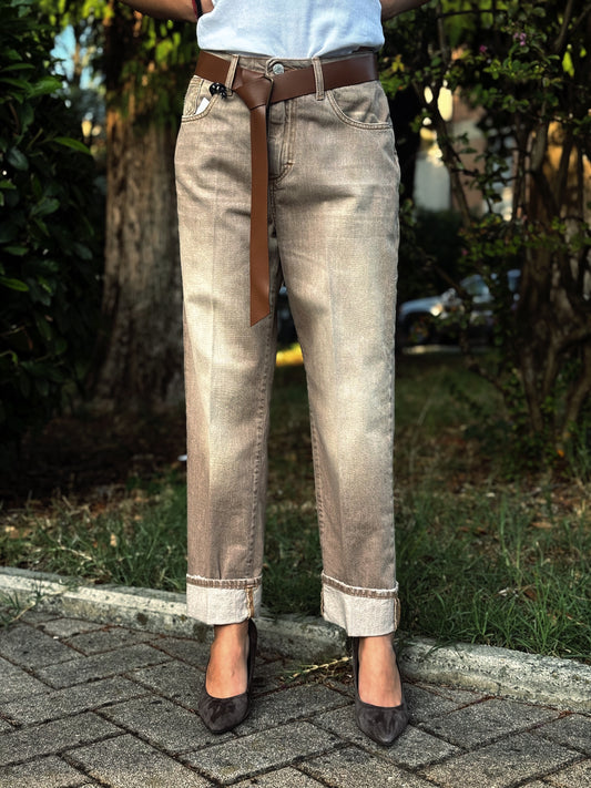 “PANTALONE MANDY CARAMEL” have one