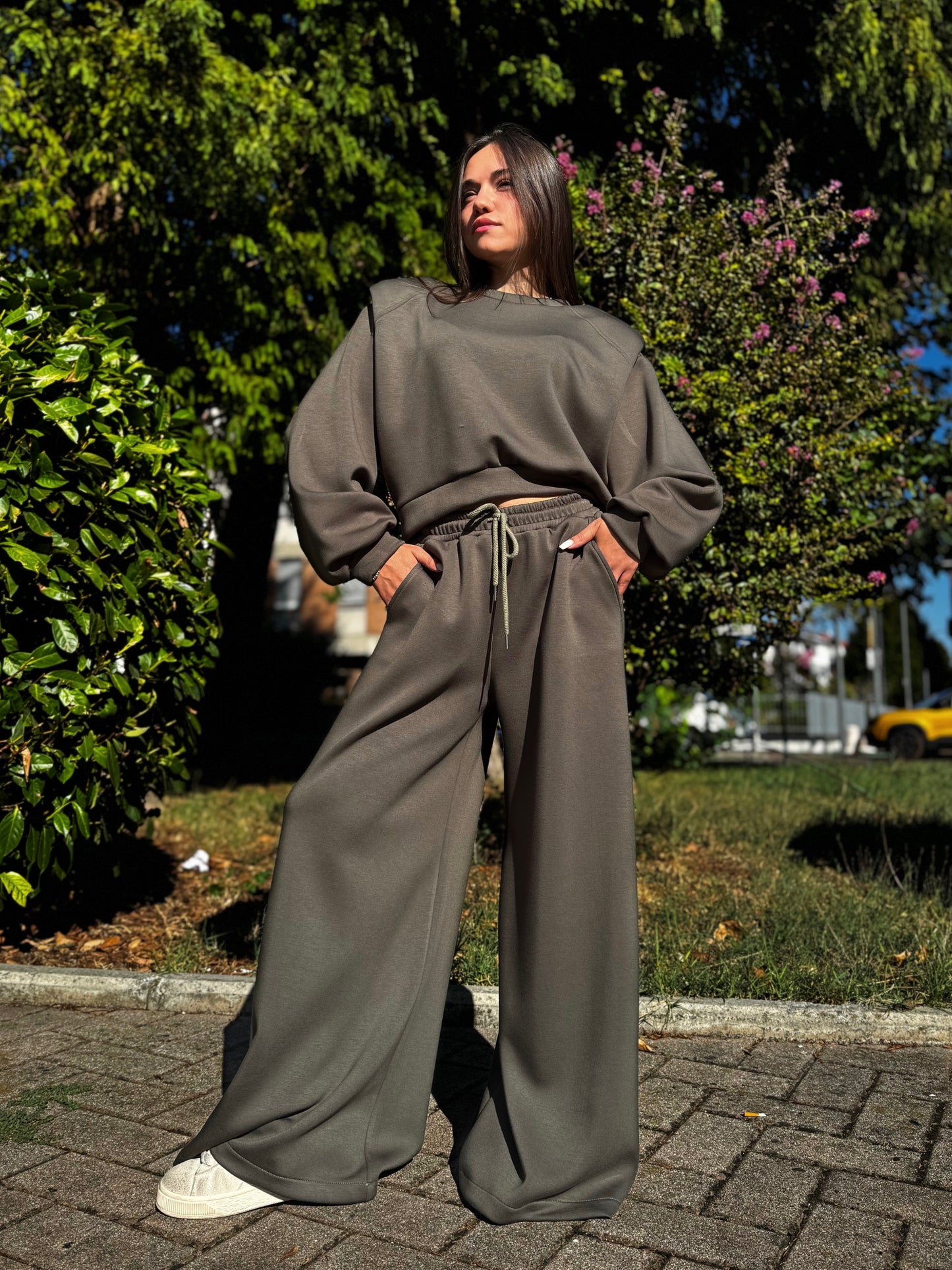 “PANTALONE TUTA” Have one