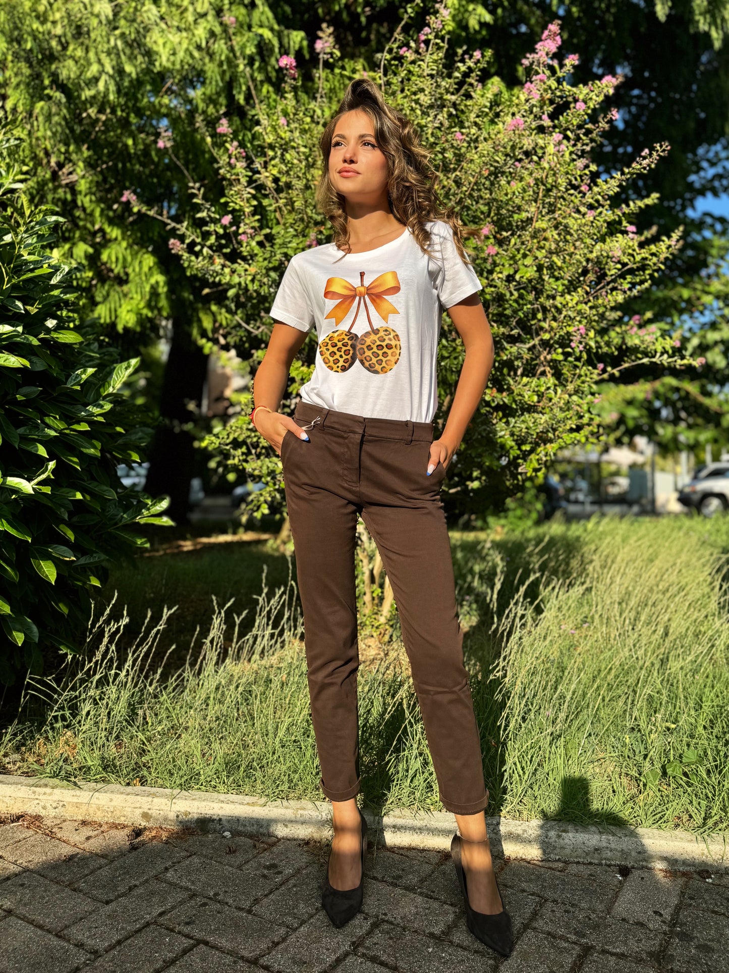 “PANTALONE MODELLO CHINO” kontatto