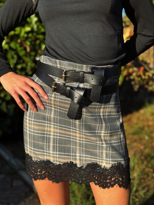 “MINIGONNA PIZZO CON CINTURE” Have one