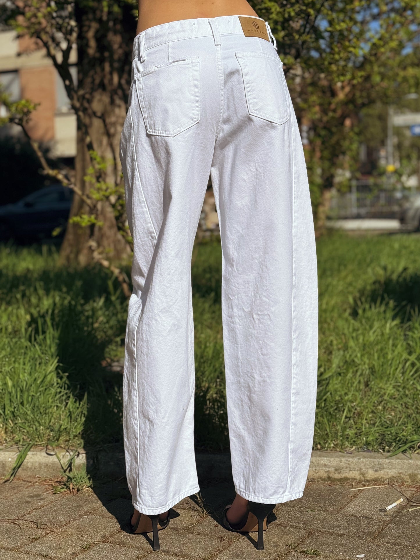 “JEANS LUCY BIANCO” have one