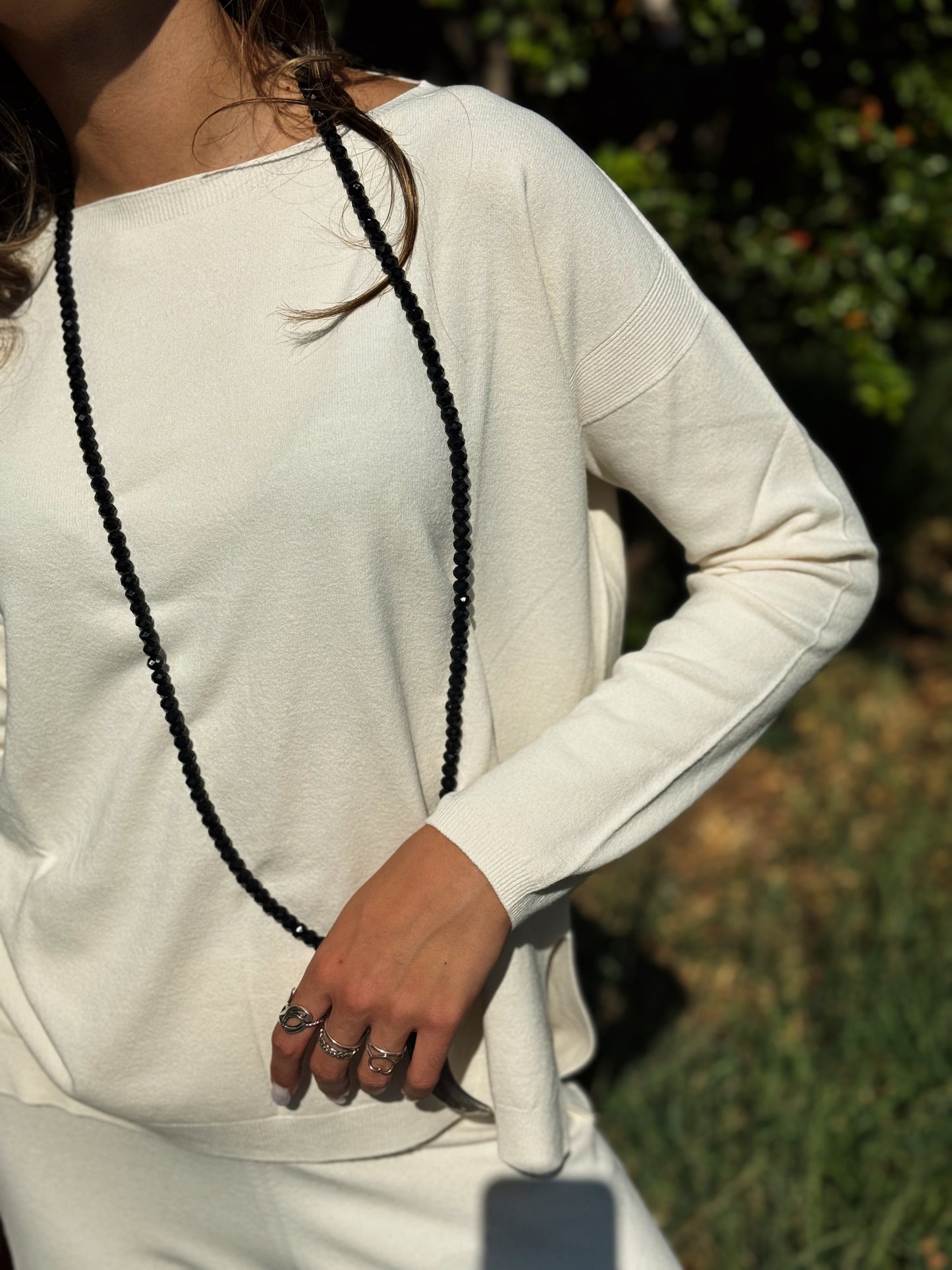“MAGLIA CON SPACCHI LATERALI IN VISCOSA” kontatto