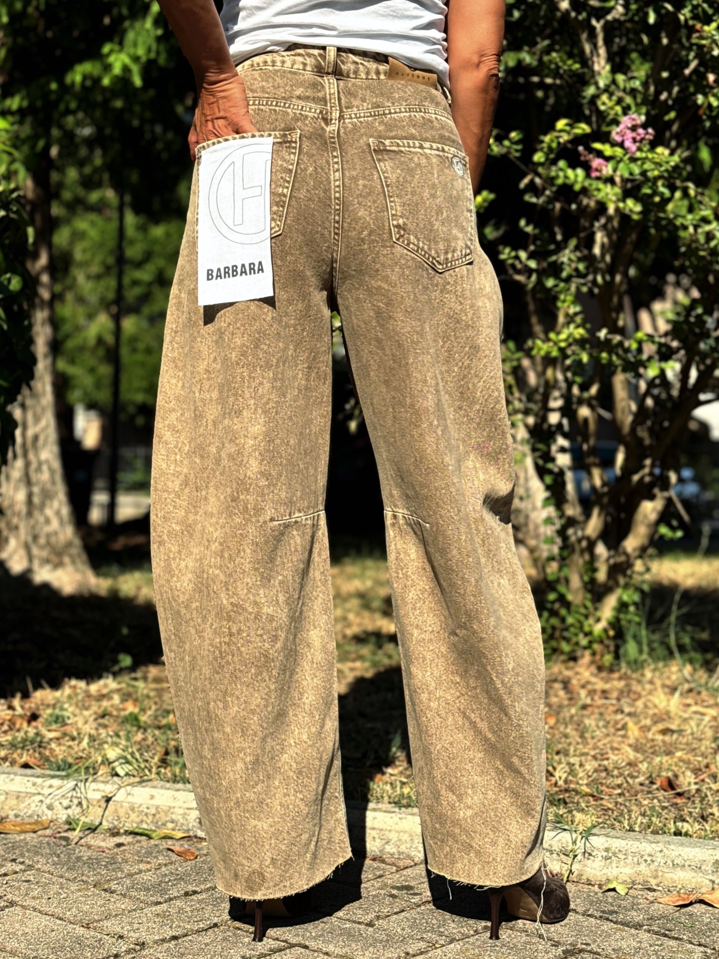 “JEANS MODELLO BARBARA TABACCO” have one