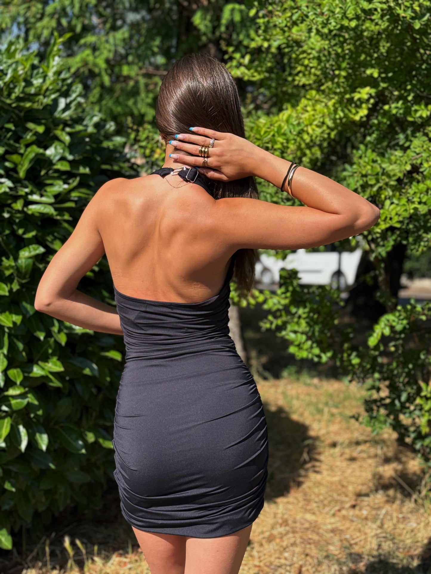 “ABITO SCOLLO GOCCIA” Kontatto