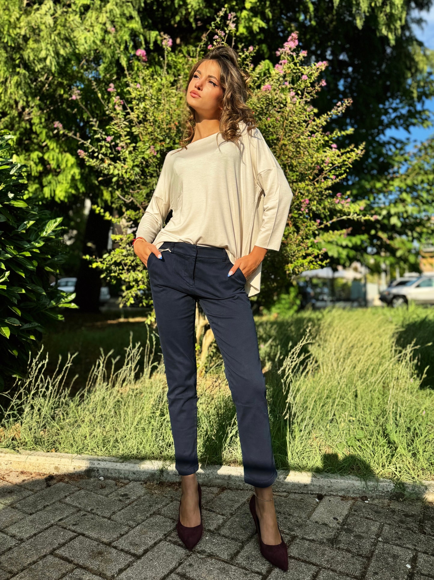“PANTALONE MODELLO CHINO” kontatto