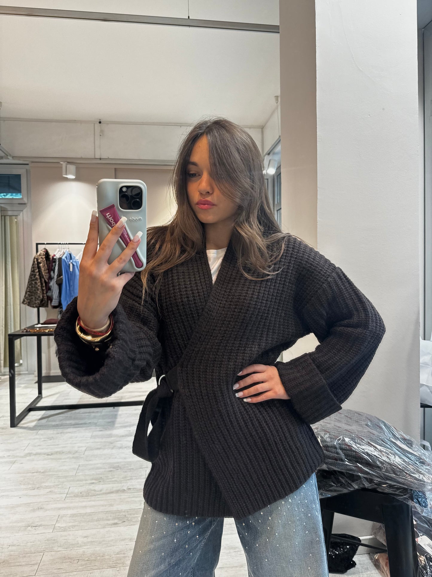 “CARDIGAN CON CINTURA” kontatto