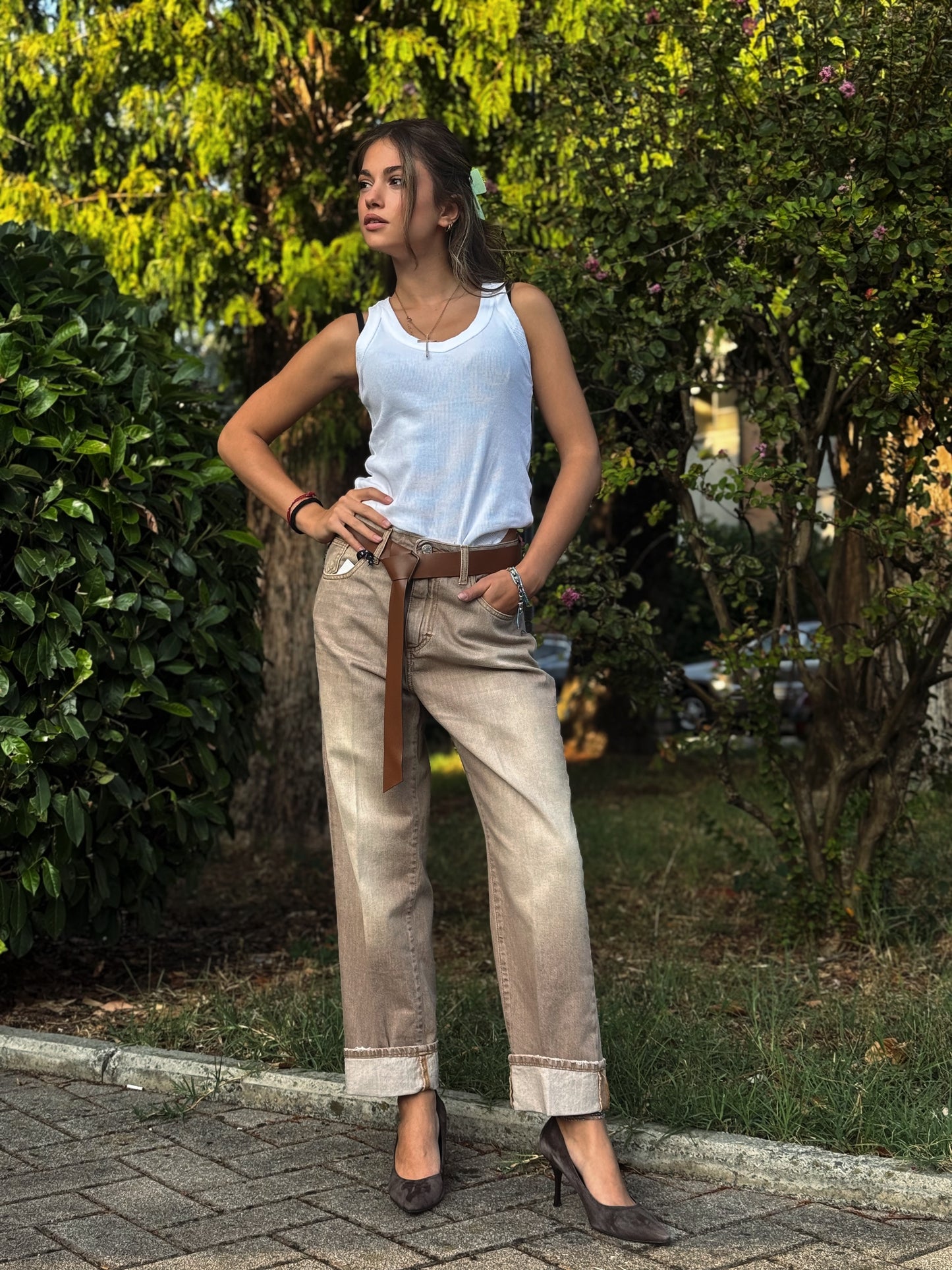 “PANTALONE MANDY CARAMEL” have one