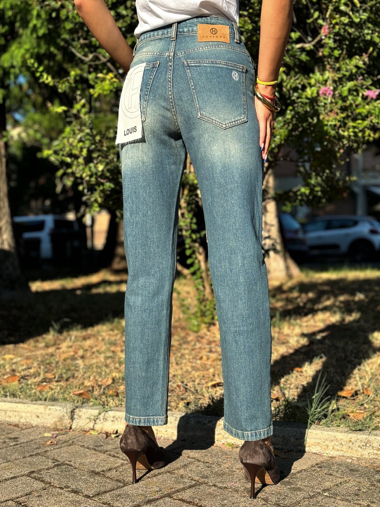 “JEANS MODELLO LOUIS DENIM” have one