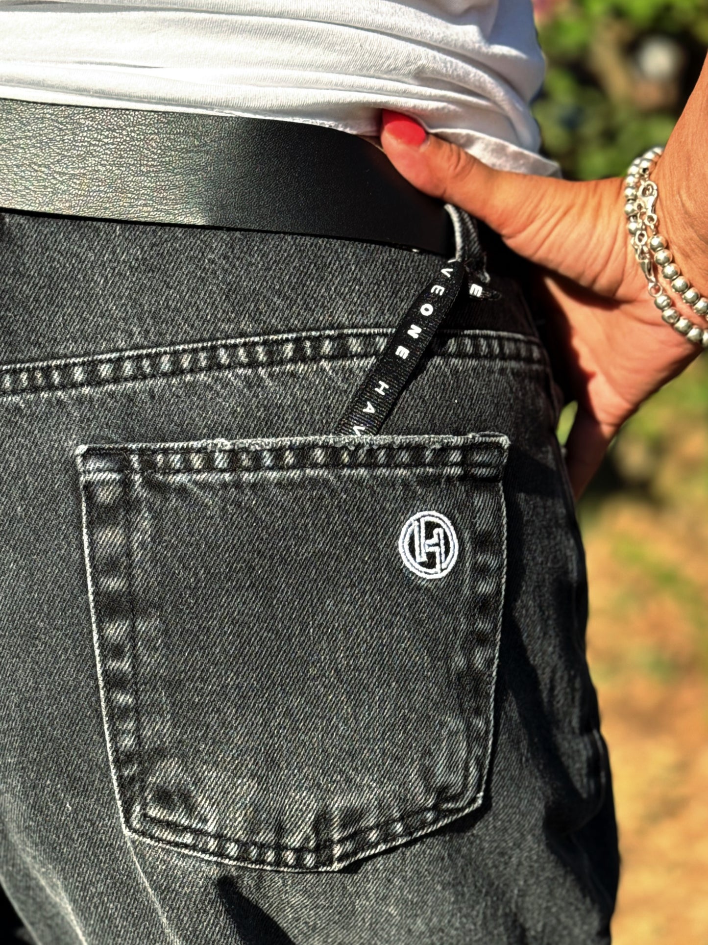 “JEANS MODELLO MANDY DENIM NERO” have one