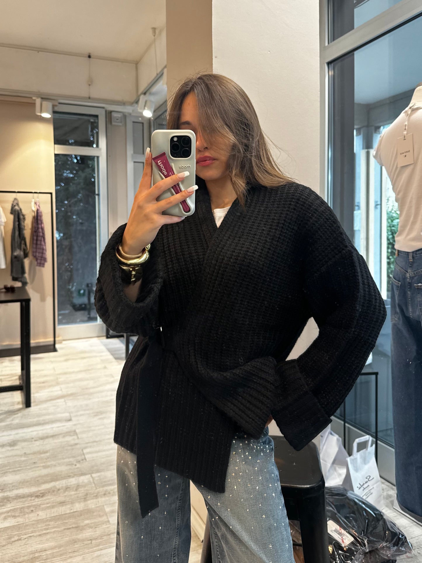 “CARDIGAN CON CINTURA” kontatto