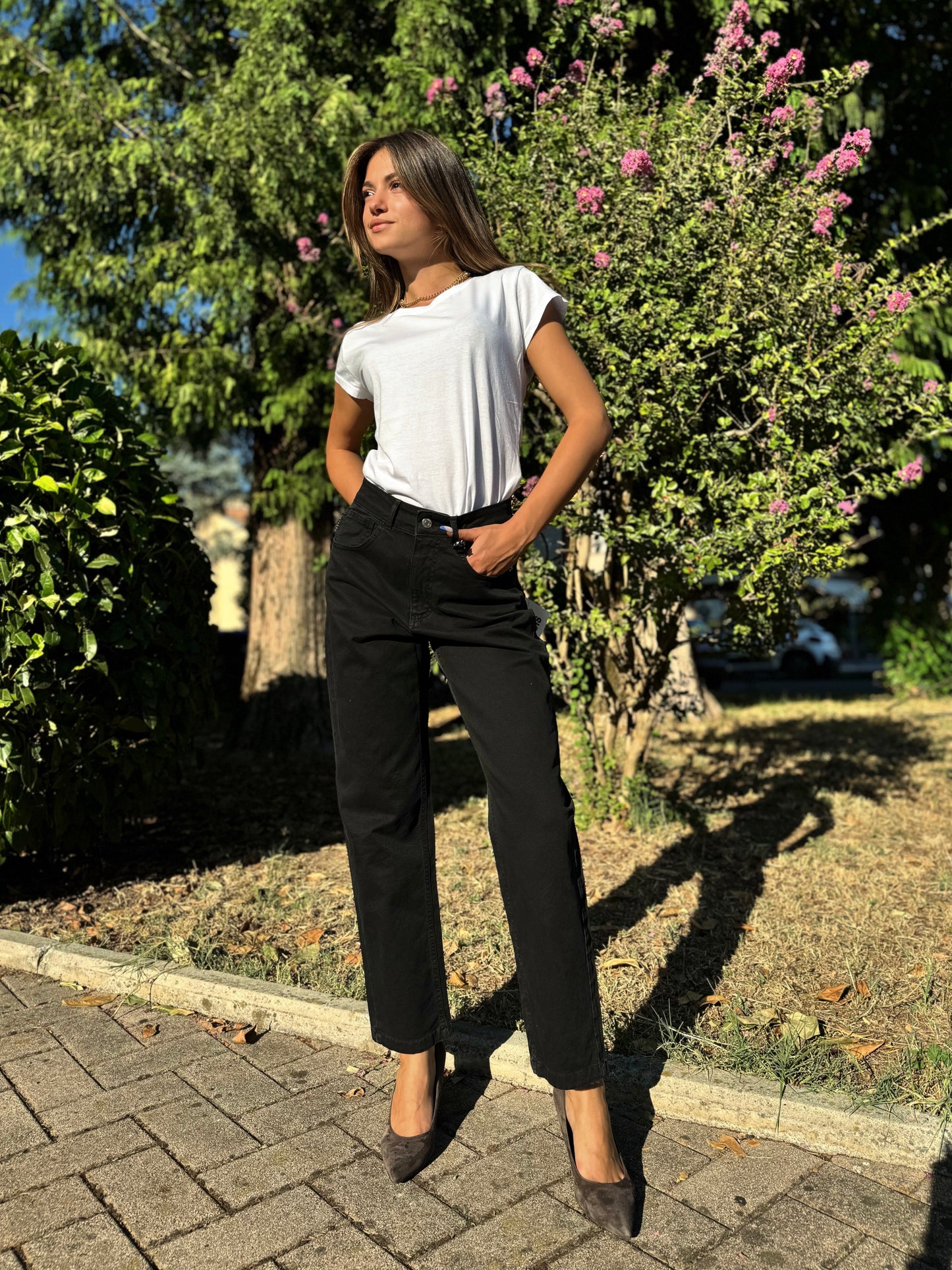 “JEANS MODELLO LOUIS” have one