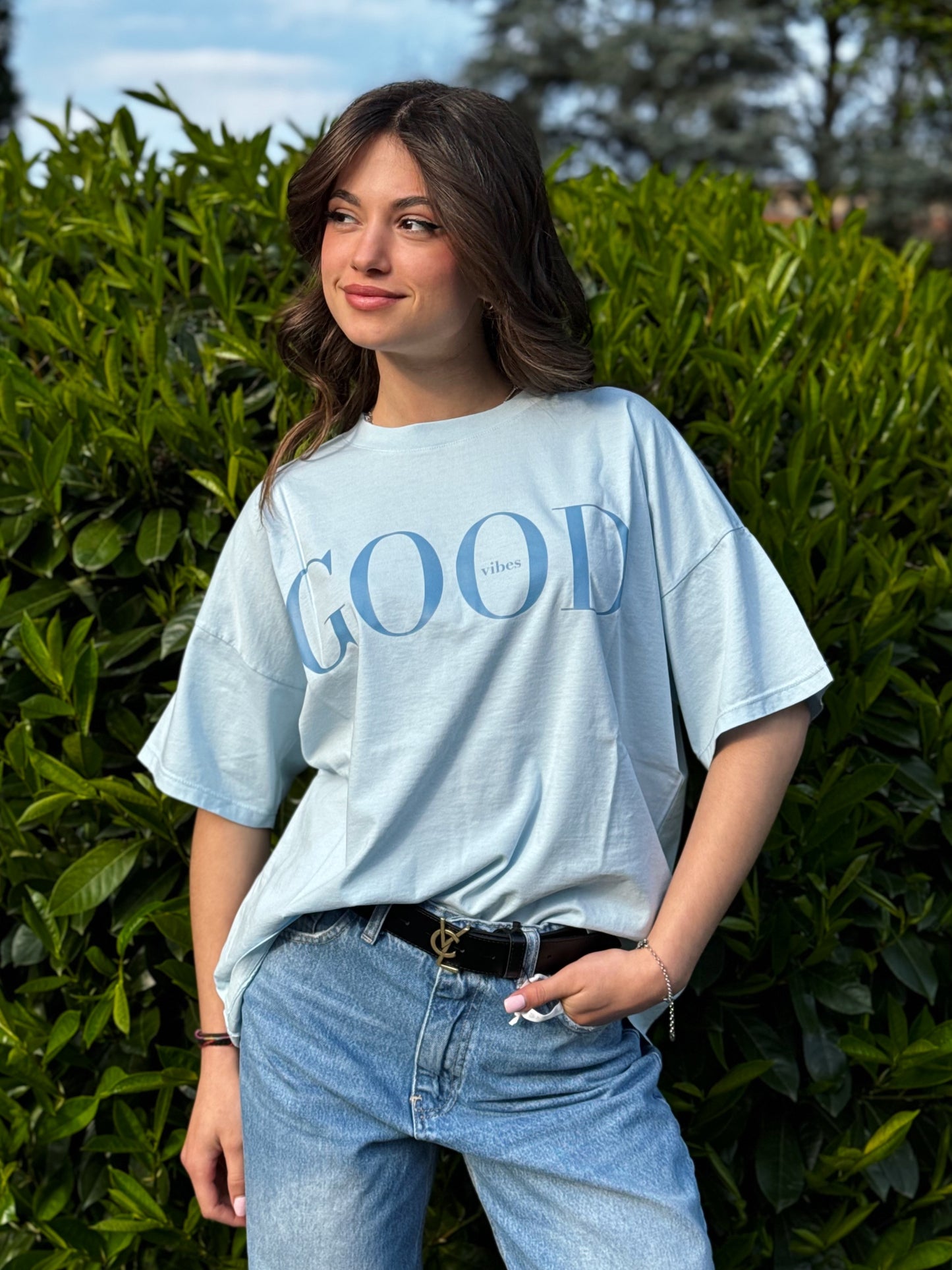 VICOLO- T-SHIRT GOOD VIBES