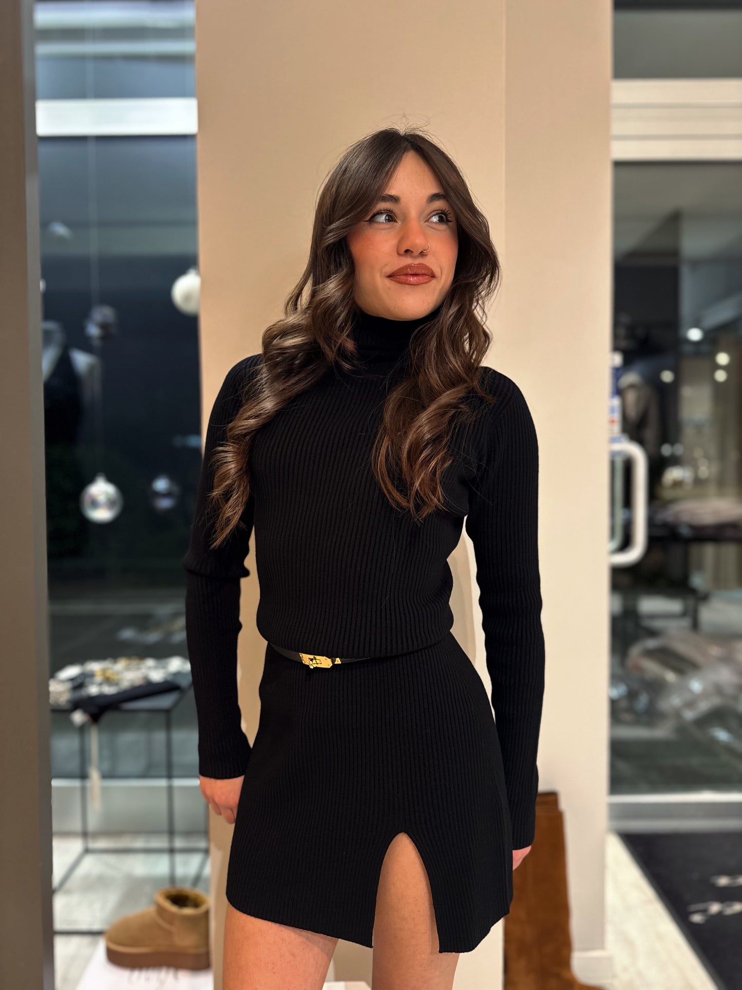 “ABITO DOLCEVITA” kontatto