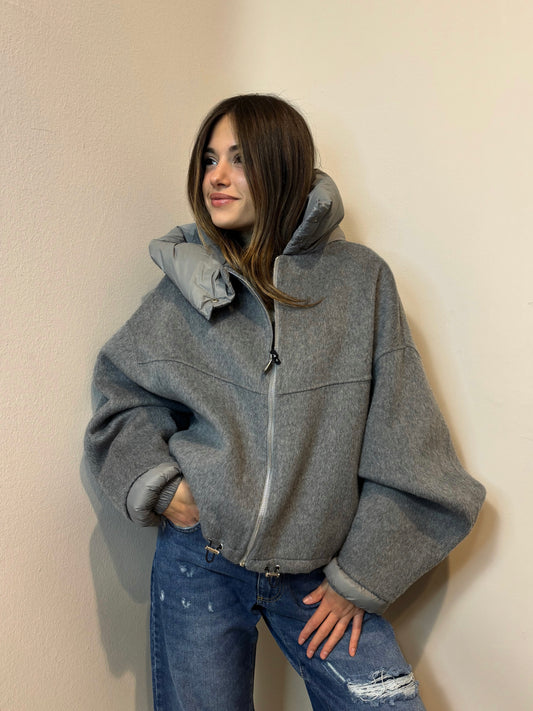 “CAPPOTTO MODELLO BOMBER” have one