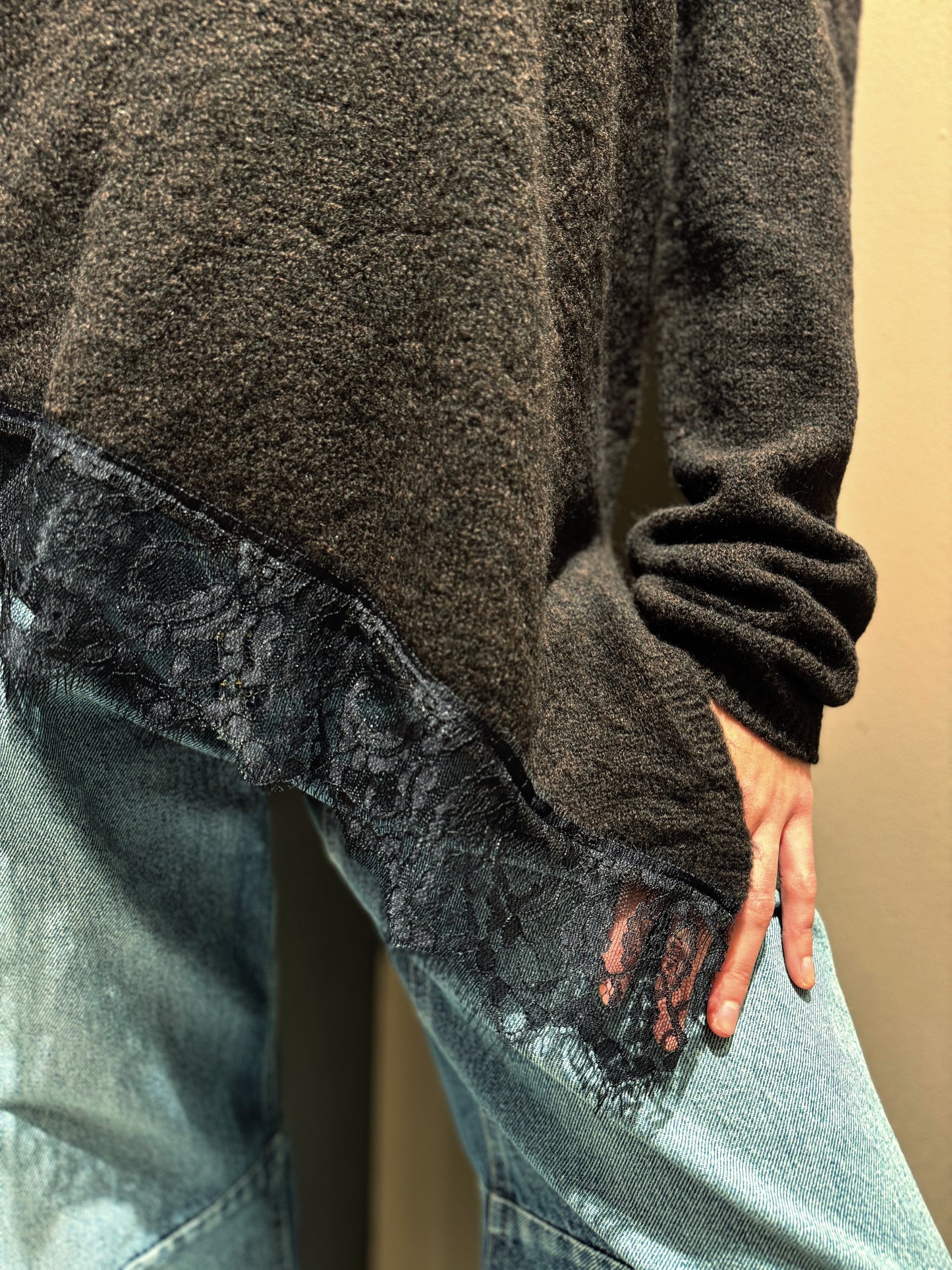 “MAGLIA CUT-OUT” have one