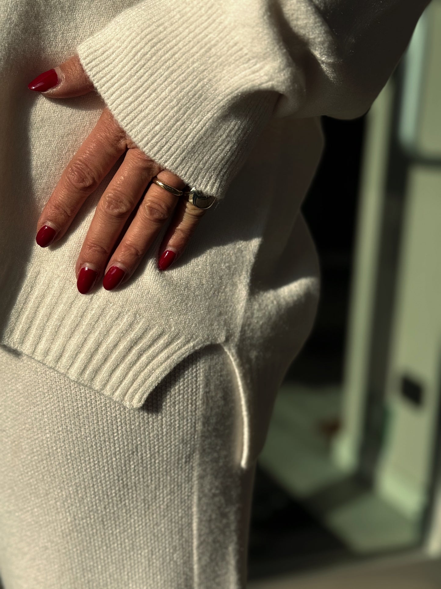 “CARDIGAN CON BOTTONI” kontatto