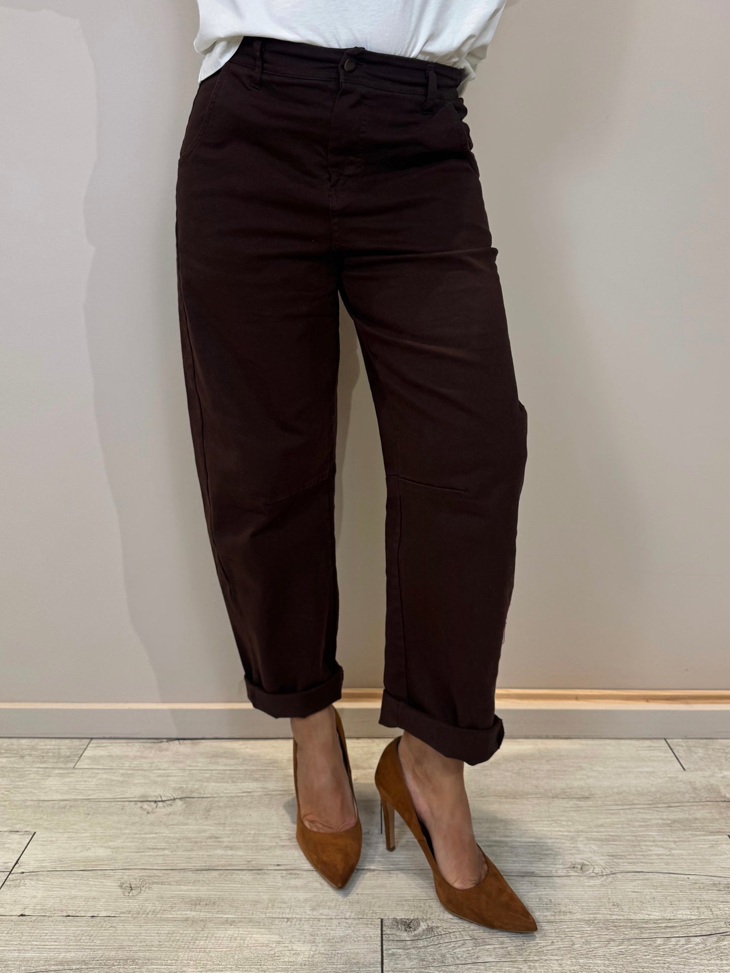 “PANTALONE MUST” Kontatto