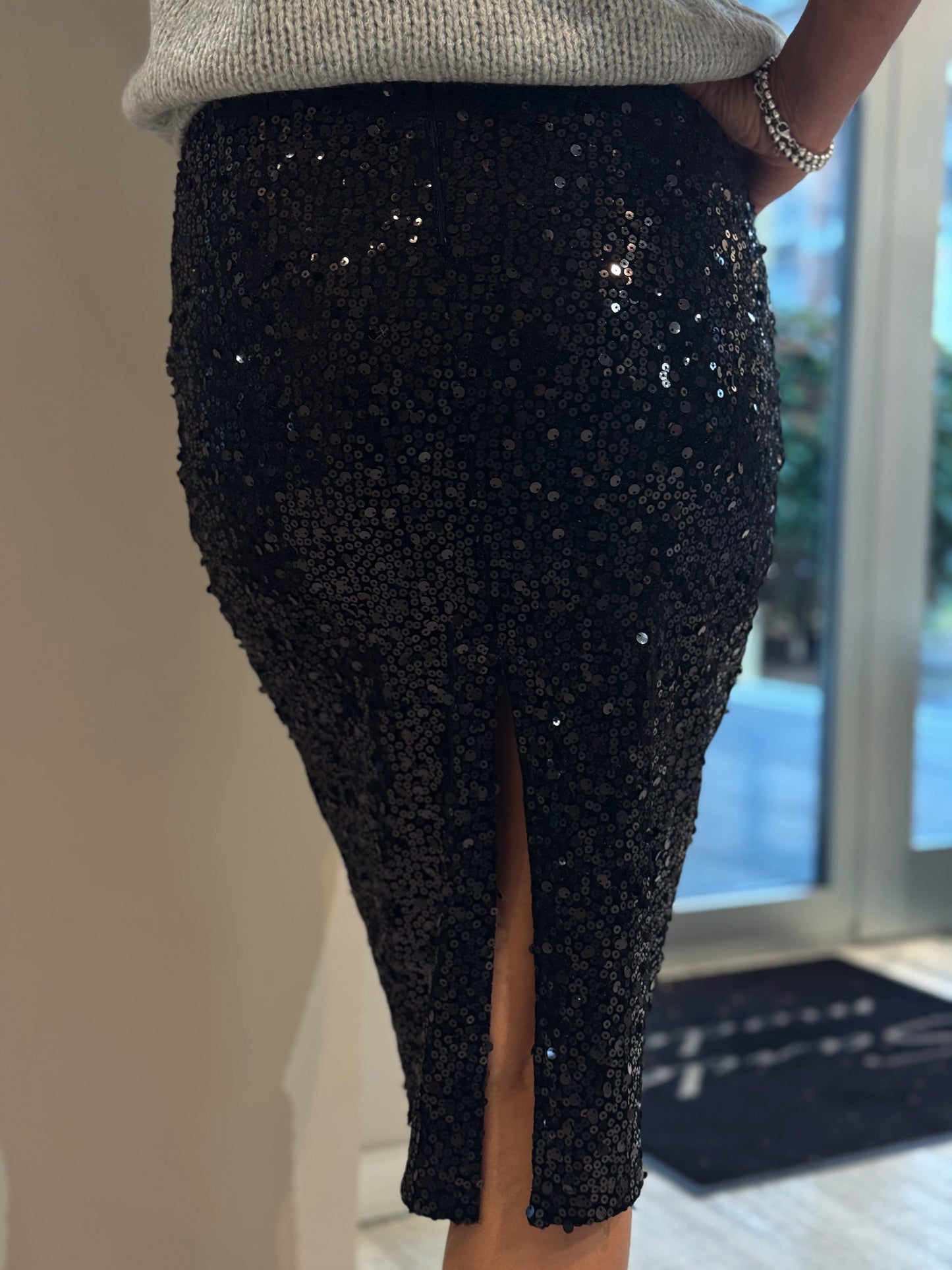 “LONGUETTE IN PAILLETTES” kontatto