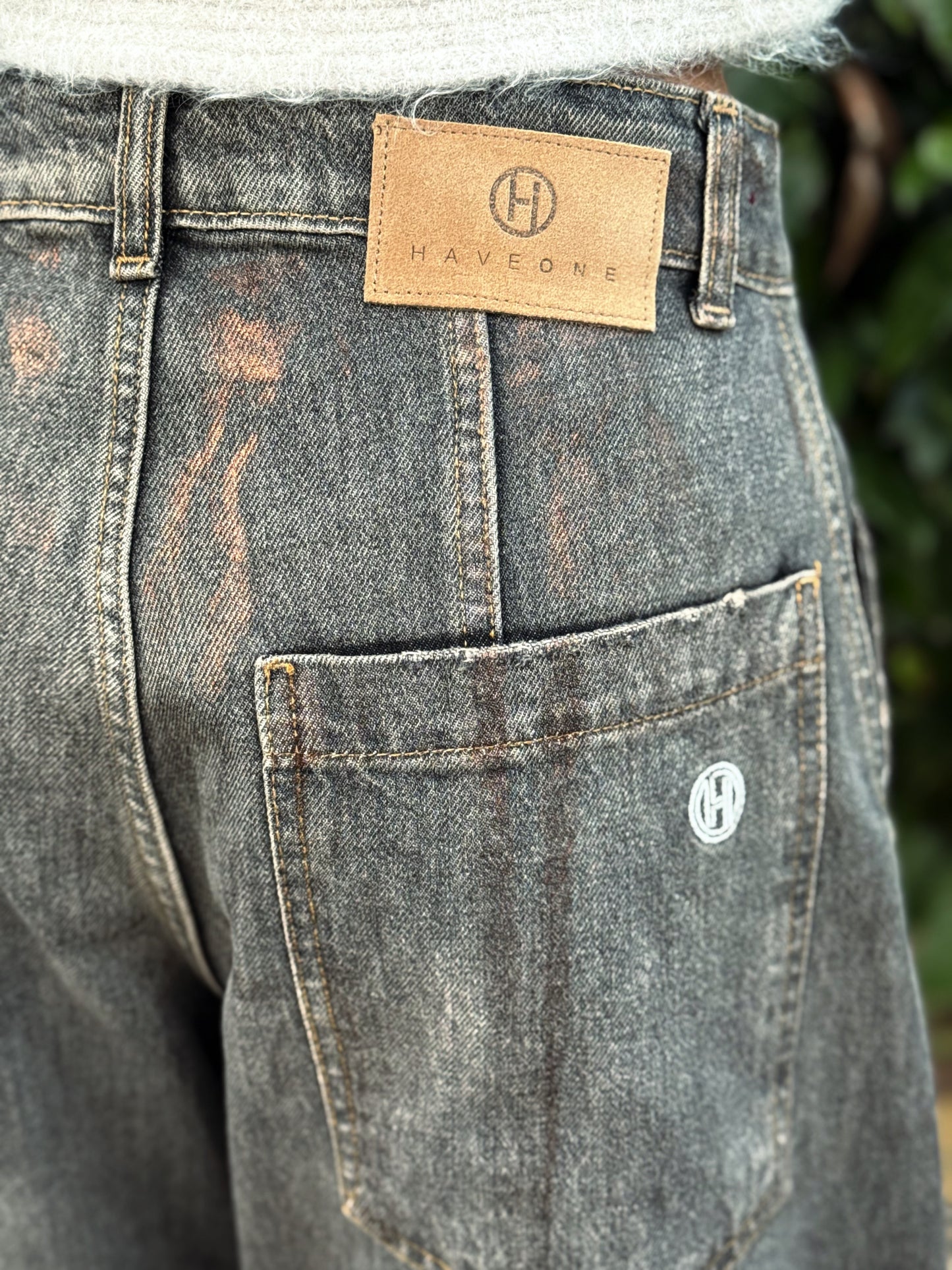 “JEANS BARREL BALOON” have one