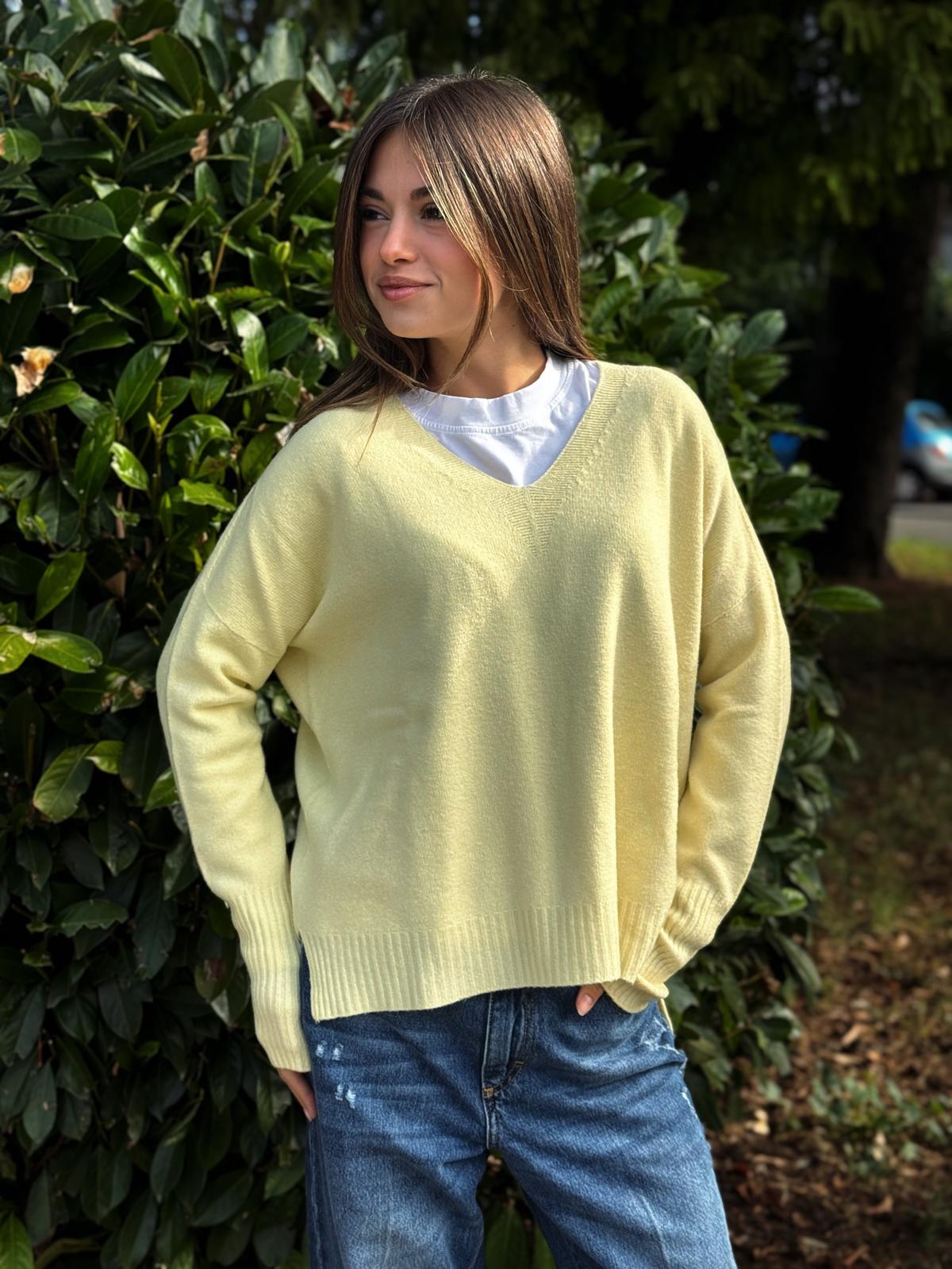 “MAGLIA SCOLLO A V” Kontatto