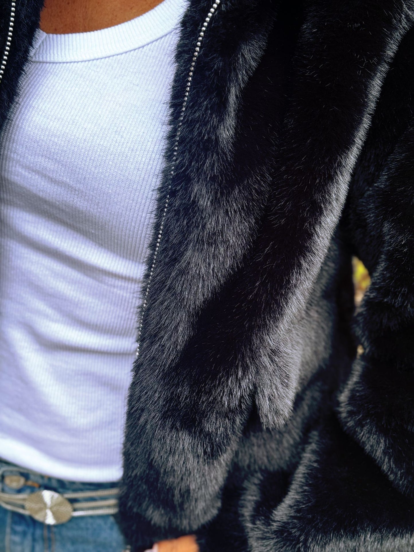 “BOMBER PELLICCIA CON ZIP” kontatto