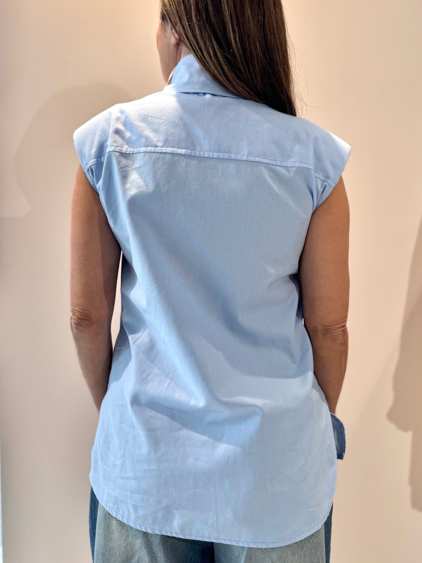 “CAMICIA SMANICATA” Kontatto