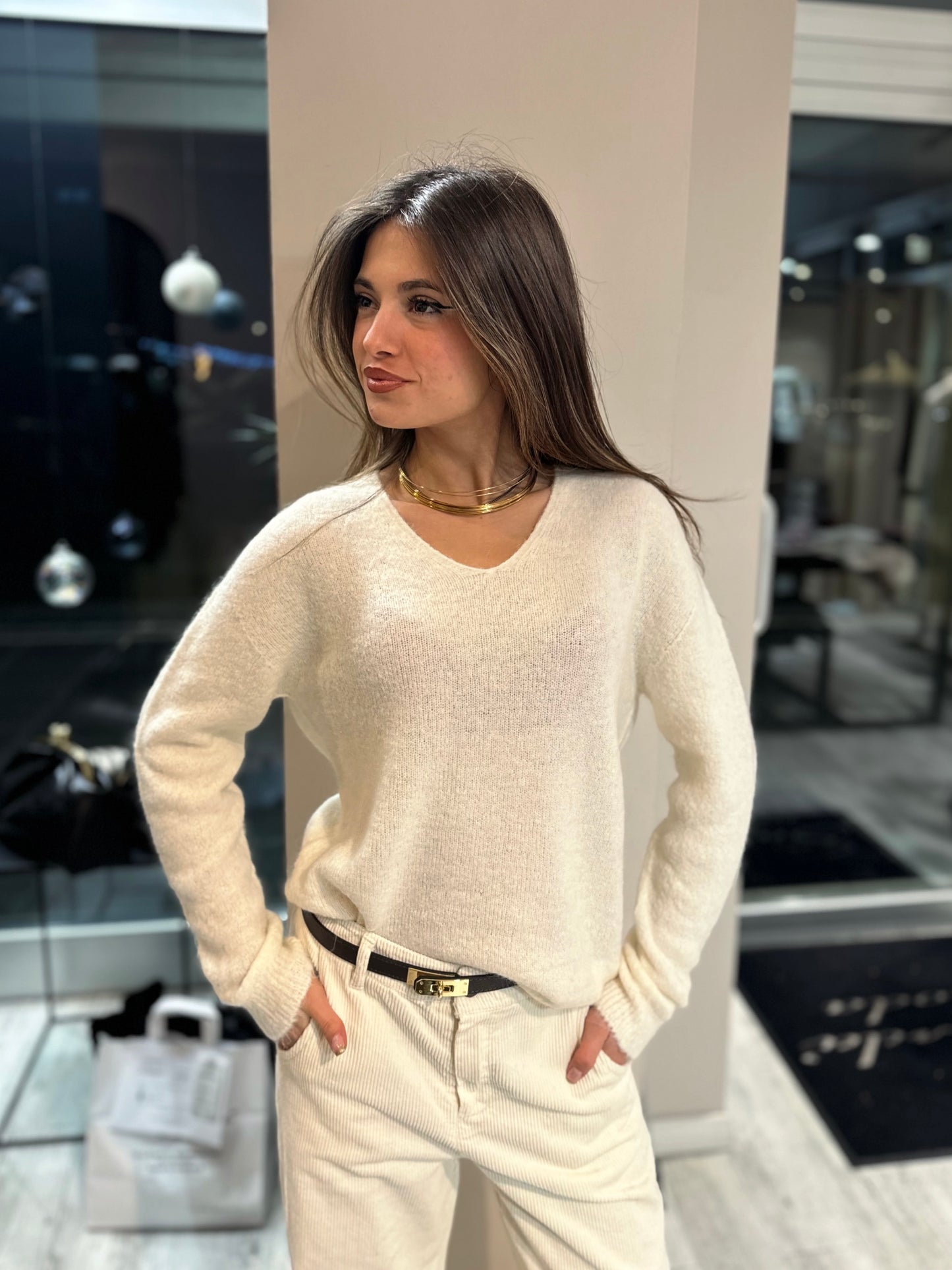 "MAGLIA SCOLLO V" Kontatto