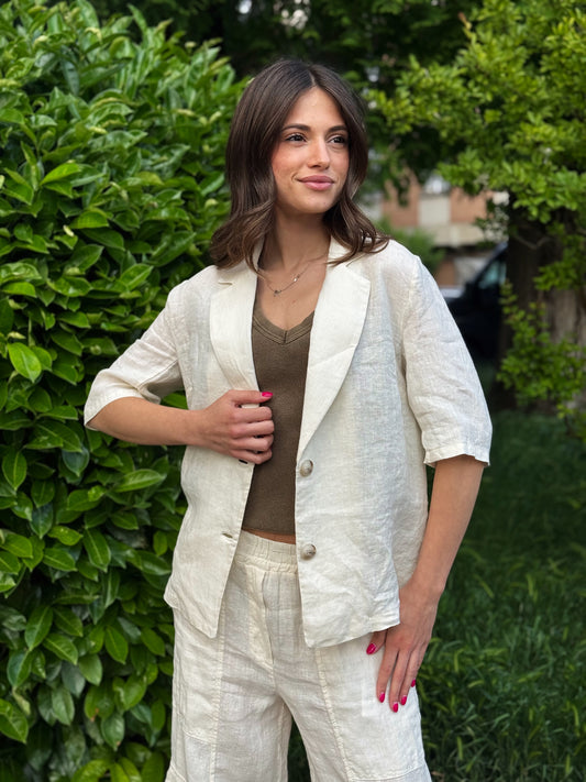 “BLAZER MEZZA MANICA IN LINO” Have one