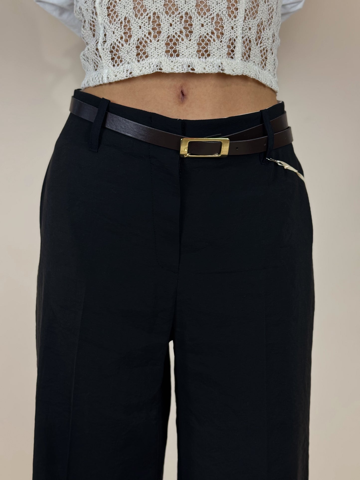 “PANTALONE CON CINTURA” Kontatto