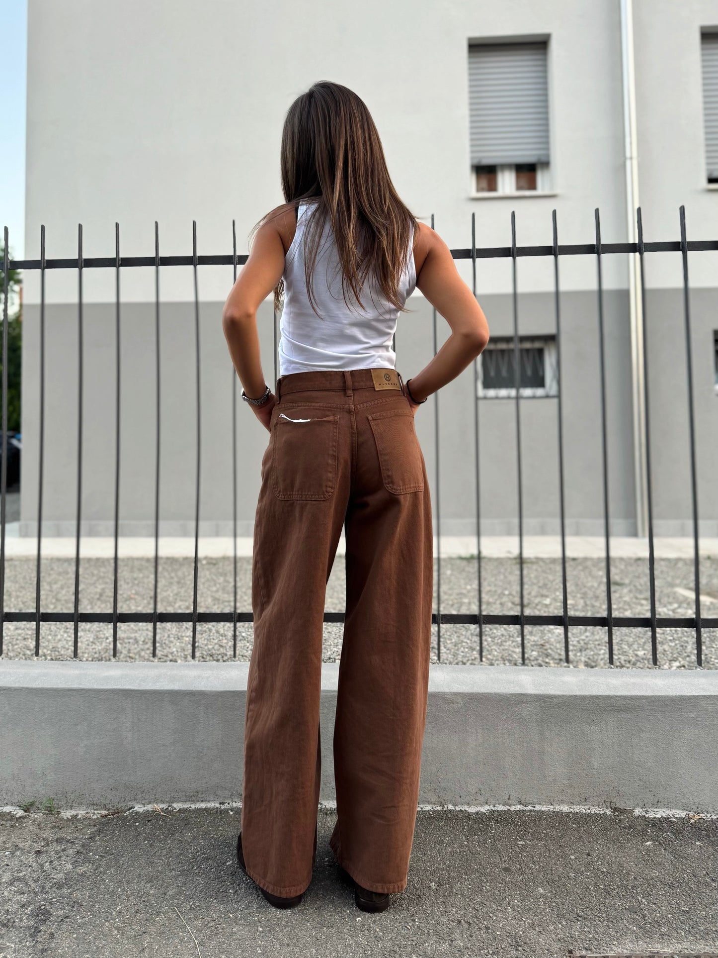 “JEANS MODELLO BELLA TABACCO” Have one