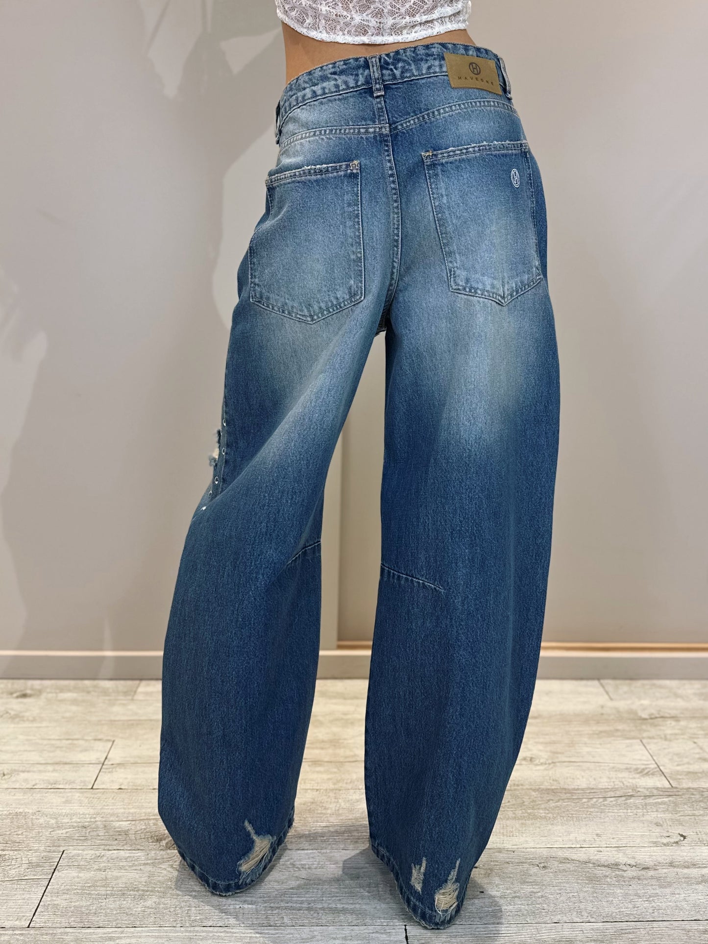 “JEANS BALOON BORCHIE” Have one