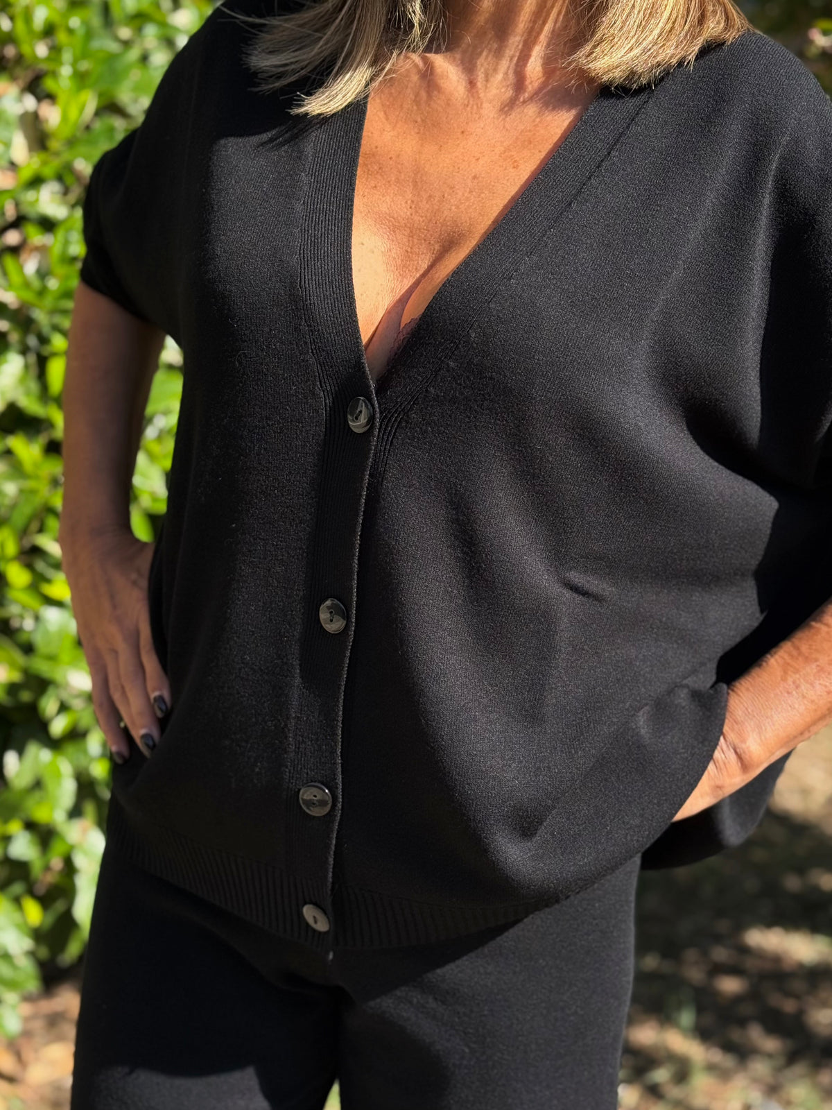 “CARDIGAN IN VISCOSA” Kontatto