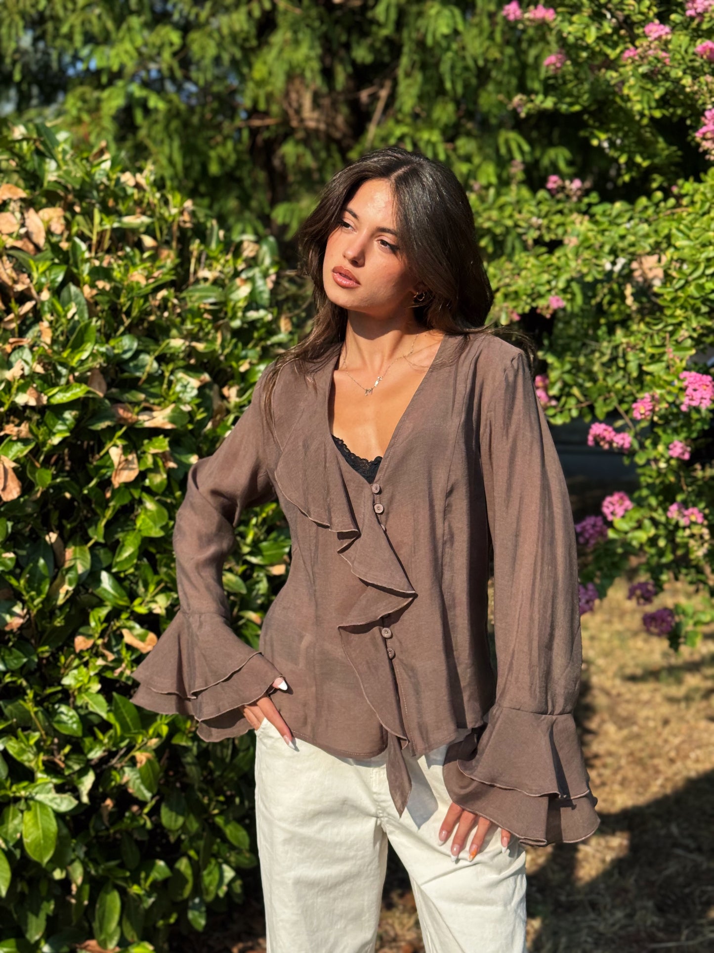 “CAMICIA CON ROUCHES” Kontatto