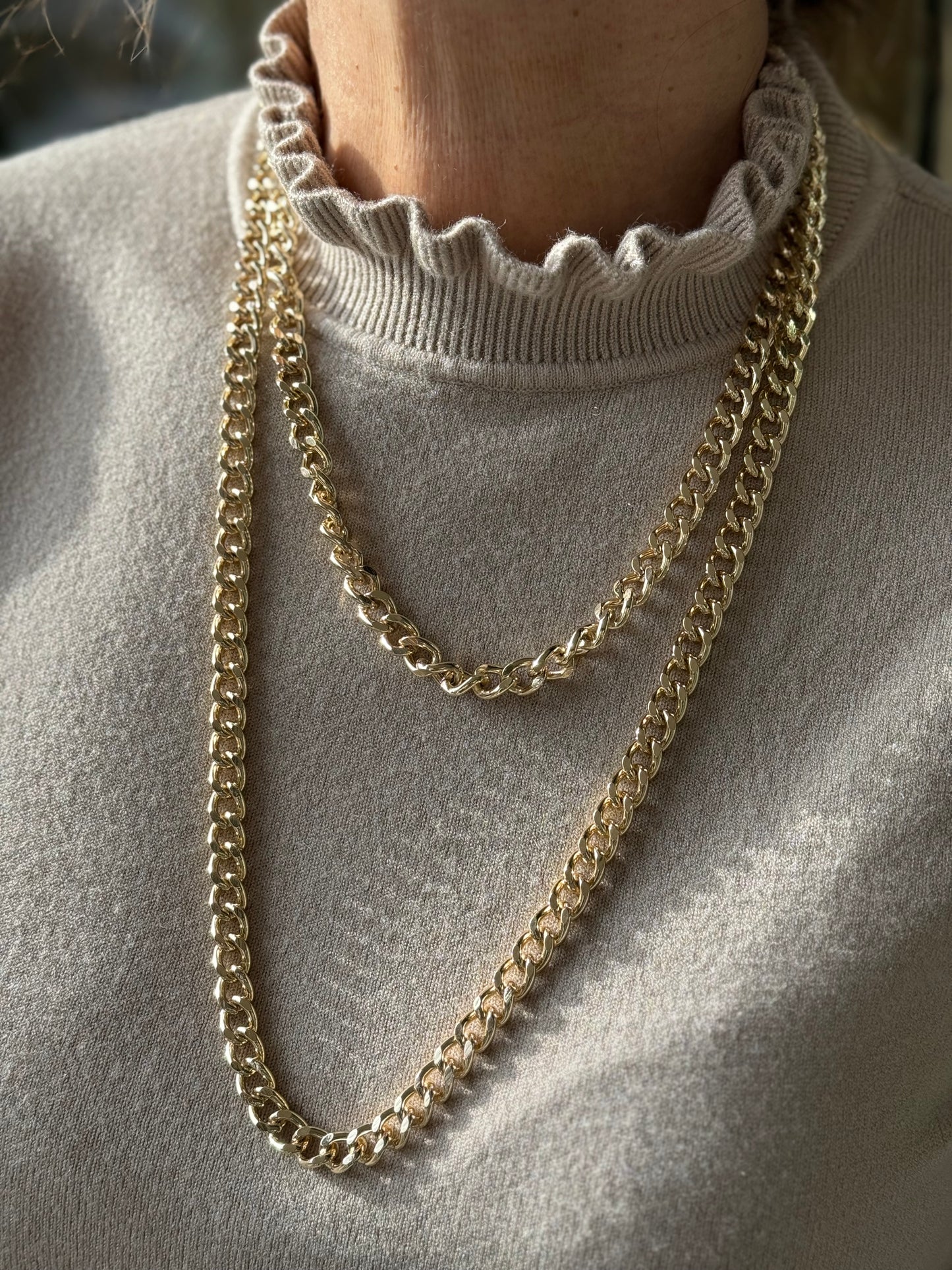 “MAGLIA COLLO ROUCHES” have one