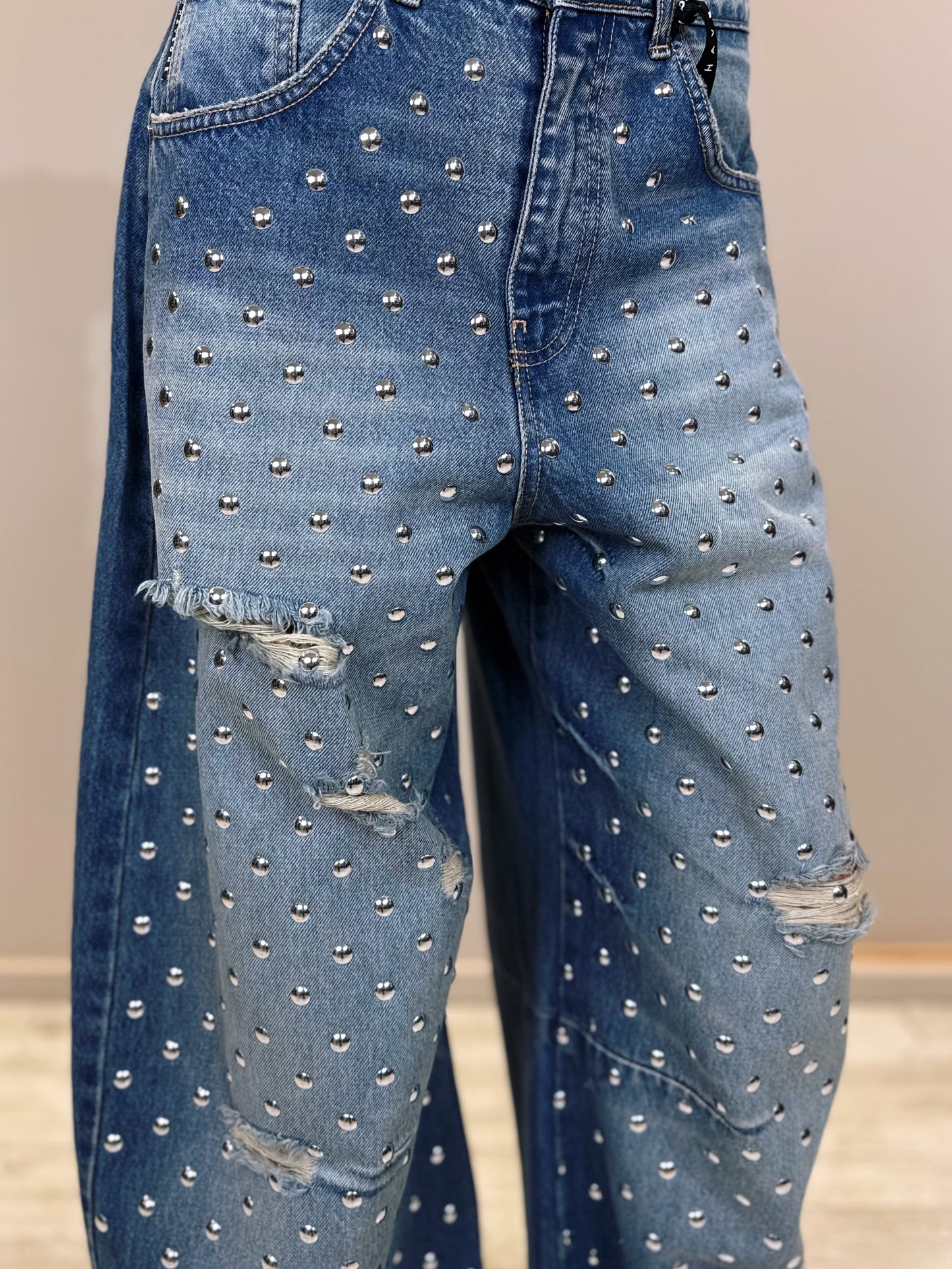 “JEANS BALOON BORCHIE” Have one