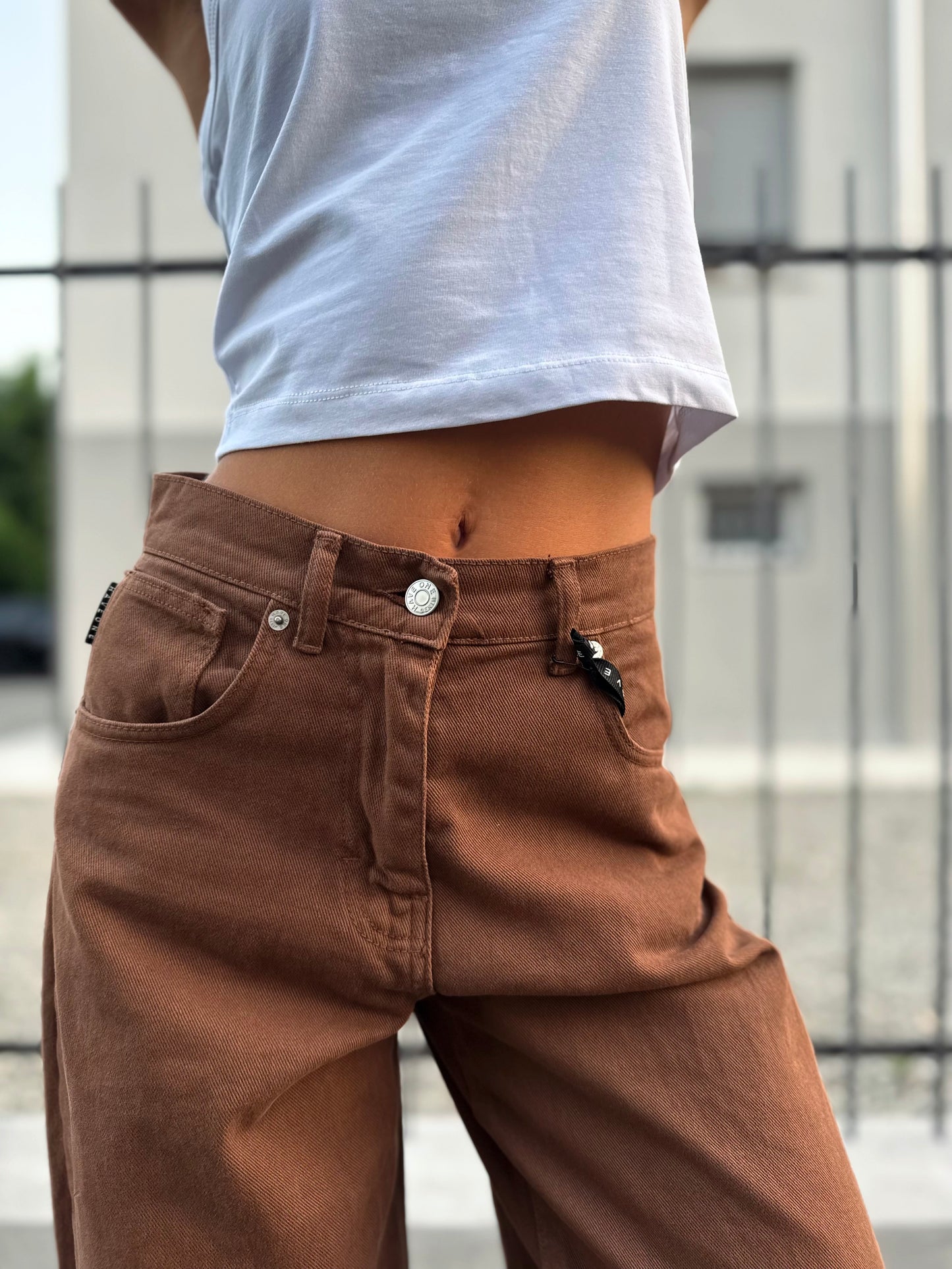 “JEANS MODELLO BELLA TABACCO” Have one