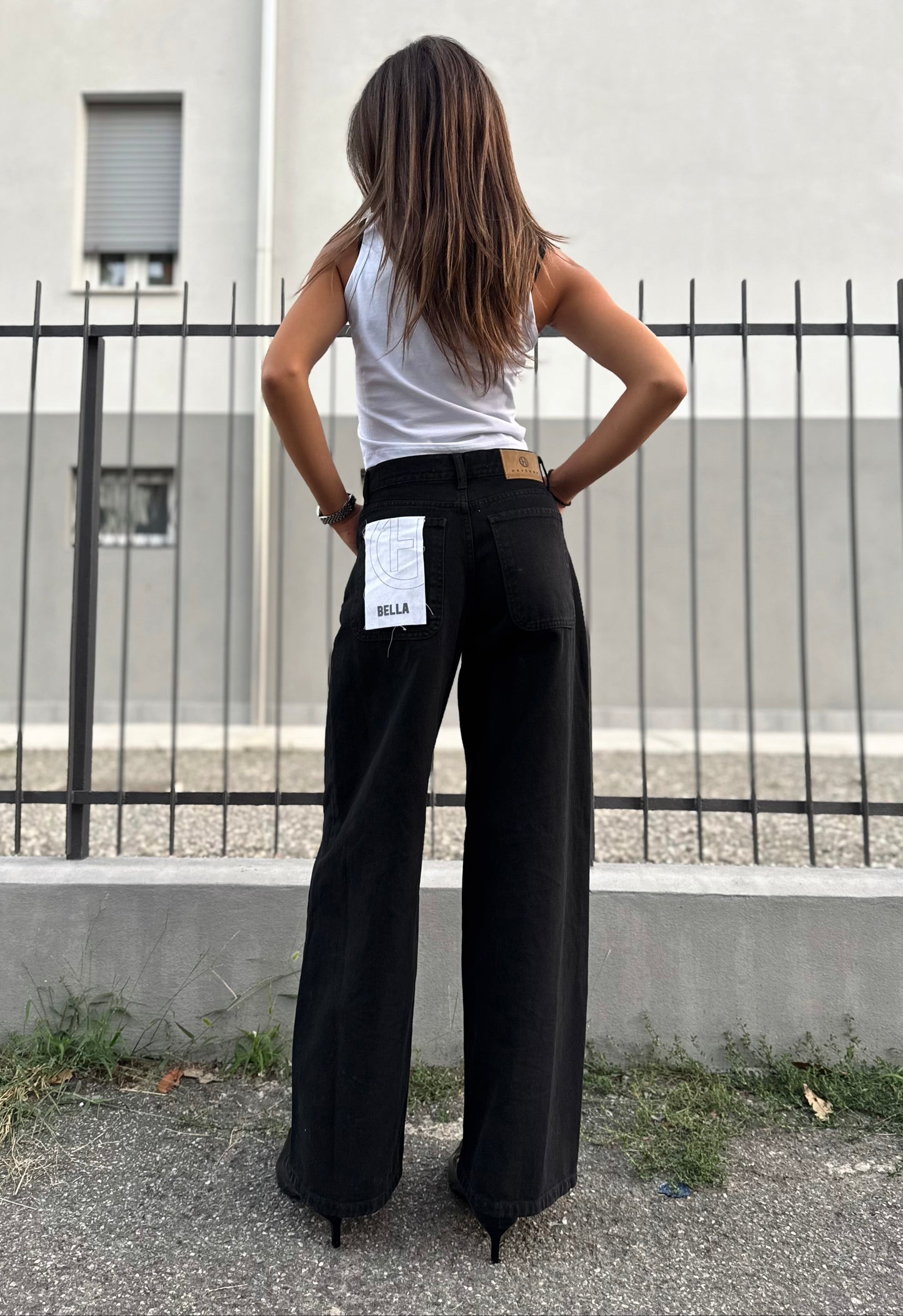 “JEANS MODELLO BELLA NERO” Have one