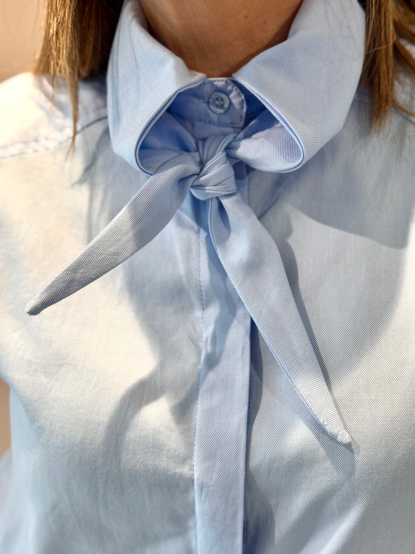 “CAMICIA SMANICATA” Kontatto