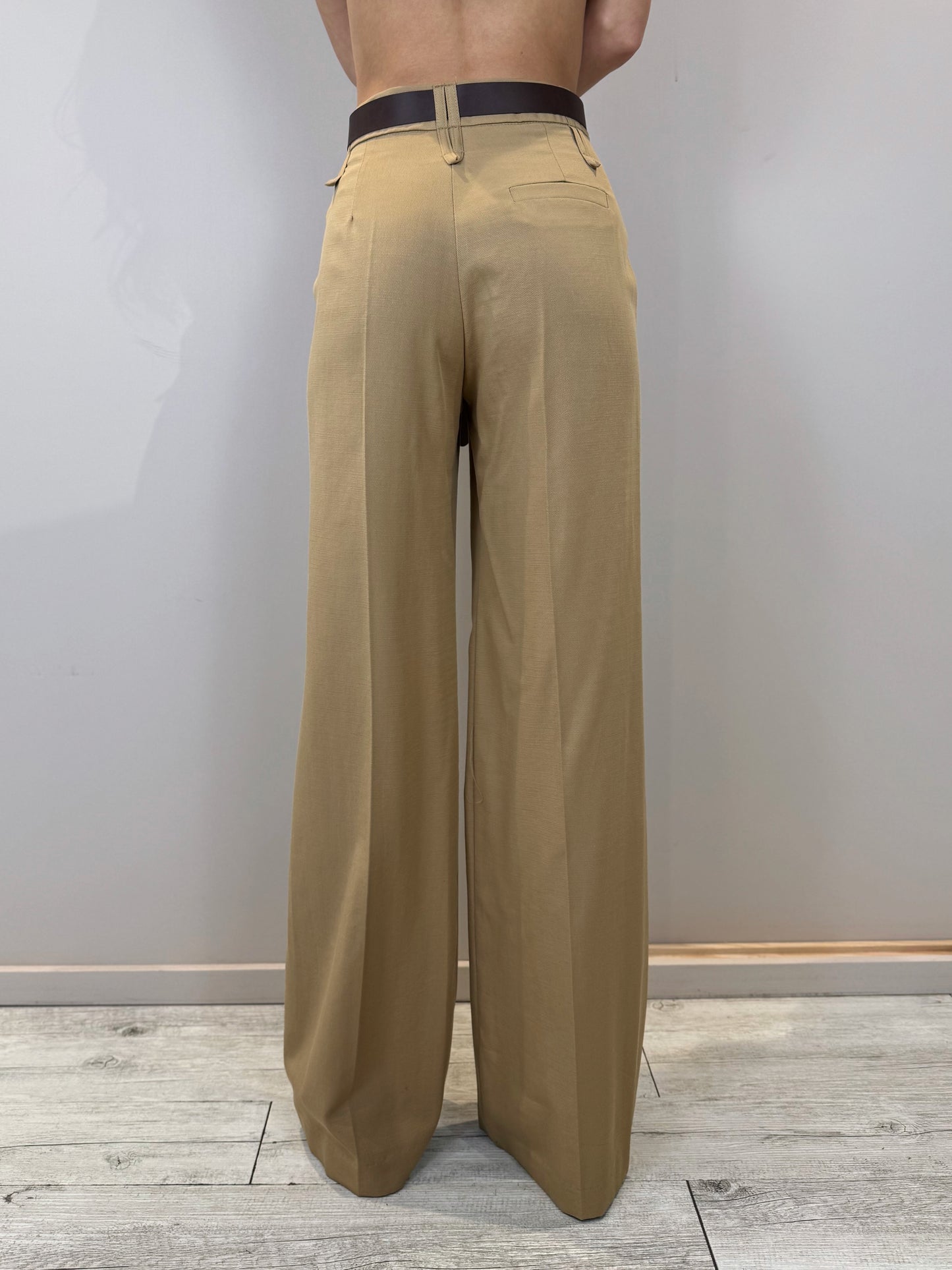 “PANTALONE SAFARI” Kontatto