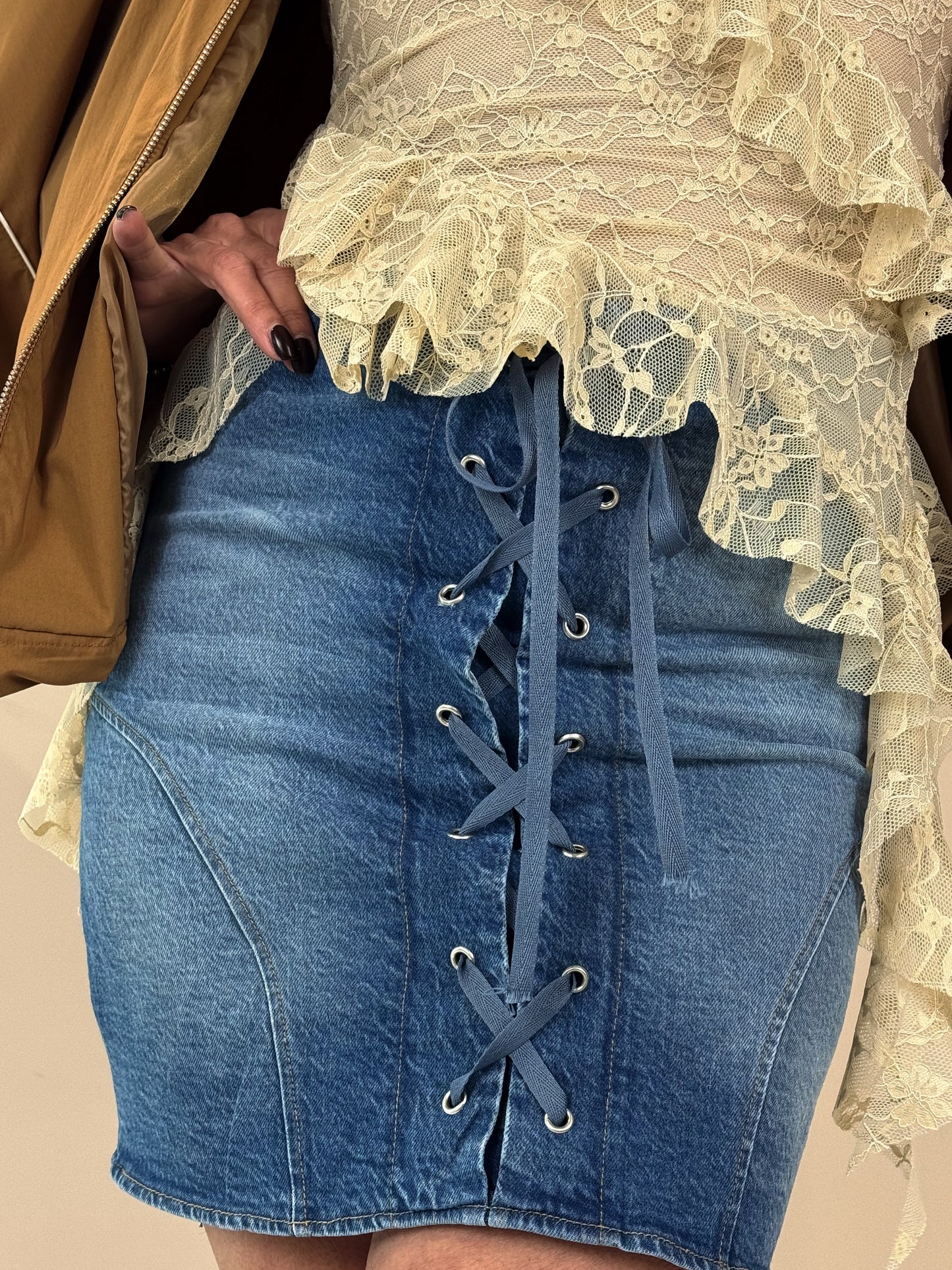 “GONNA STRINGATA DENIM” Have one