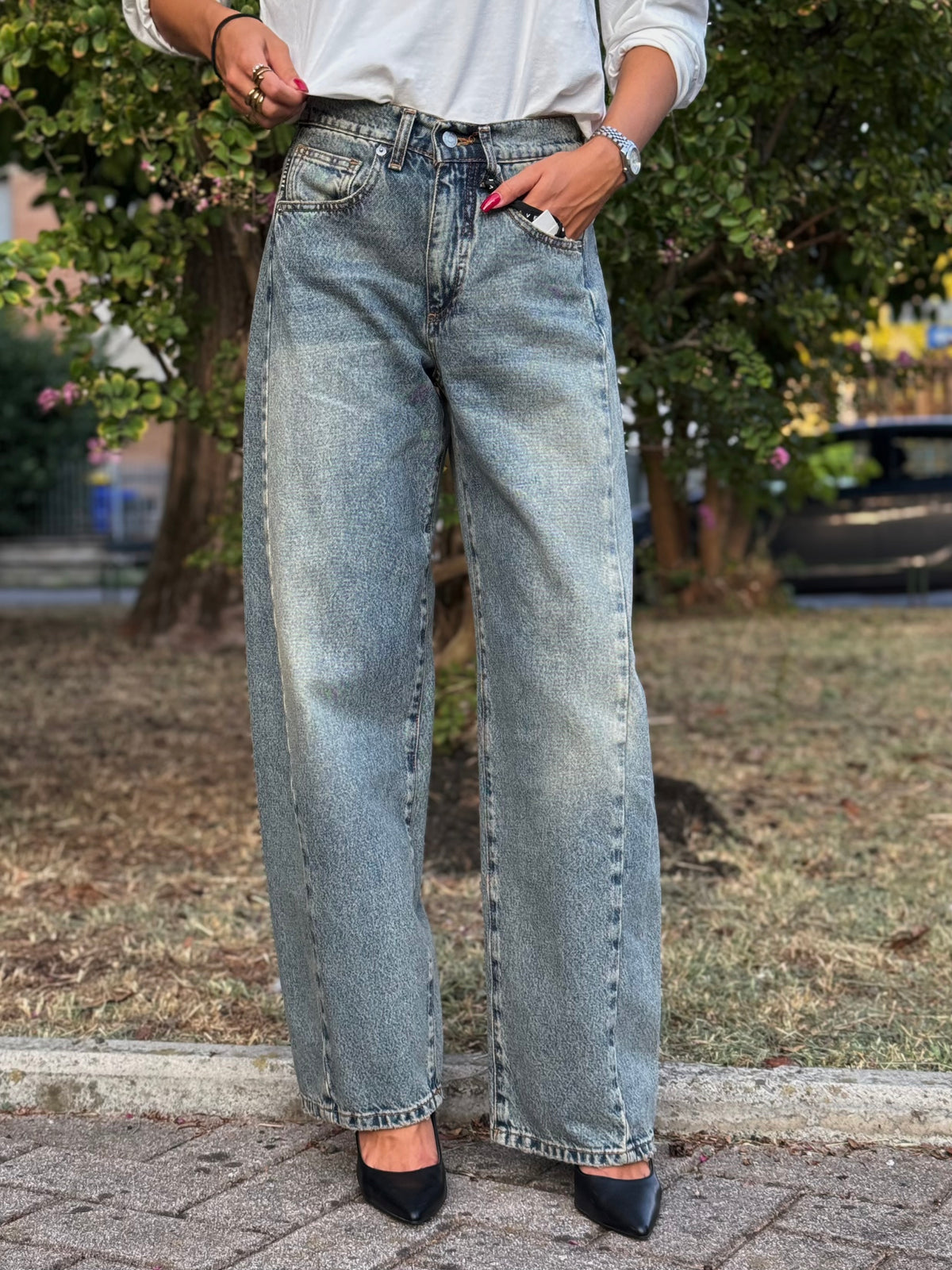 “JEANS MODELLO LUCY SABBIATO” Have one