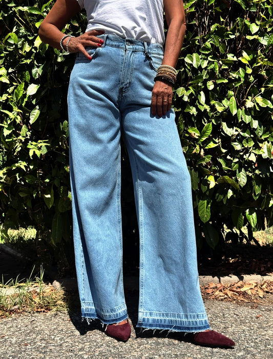 “JEANS MODELLO ORISSA” have one