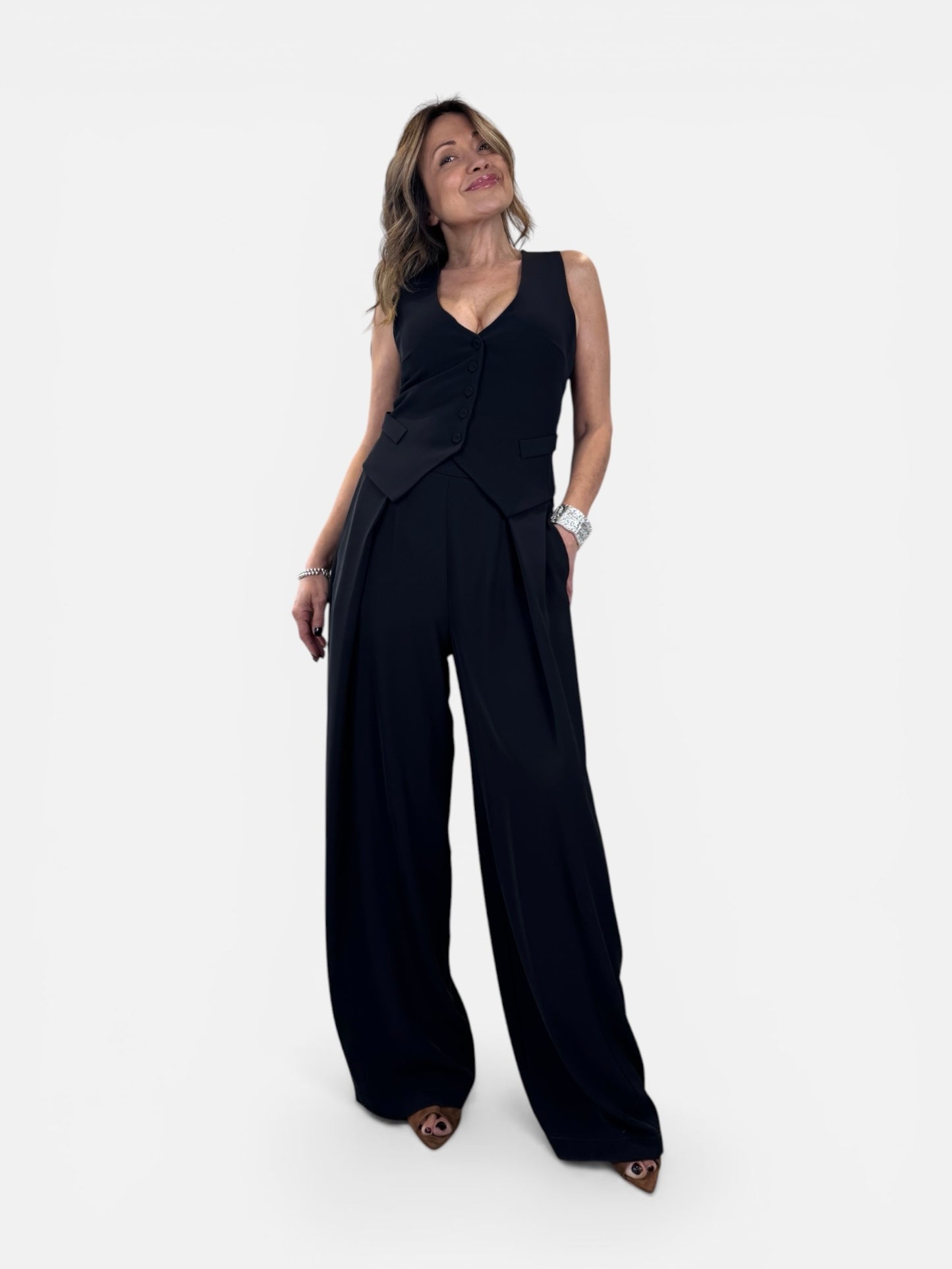 “PANTALONE CON PINCES”
