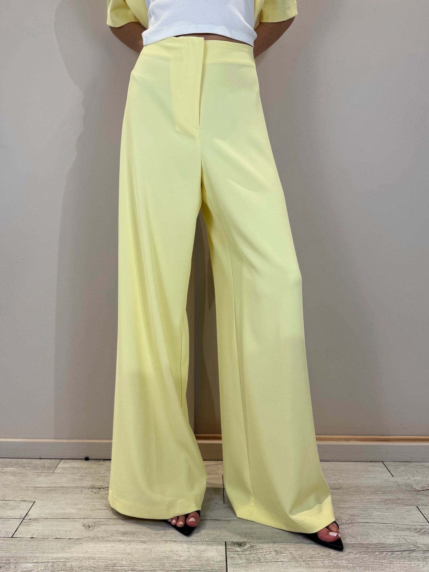 “PANTALONE PALAZZO” Kontatto