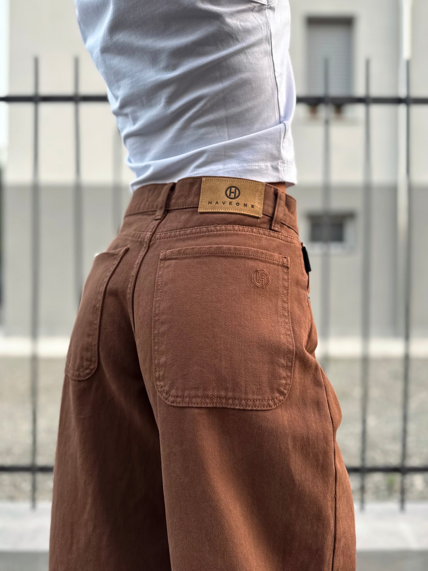 “JEANS MODELLO BELLA TABACCO” Have one